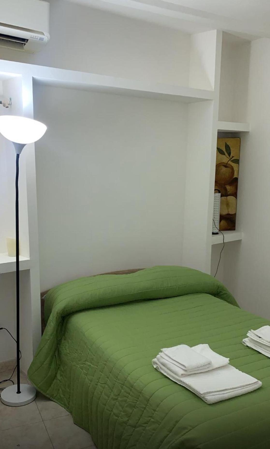 B&B Civitavecchia La Casetta Con Giardino Zewnętrze zdjęcie